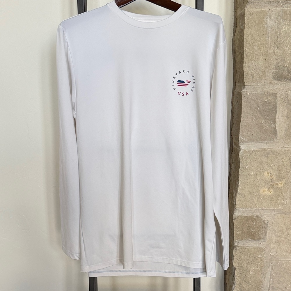 Vineyard Vines Men's White Long Sleeve Tee with Logo size M